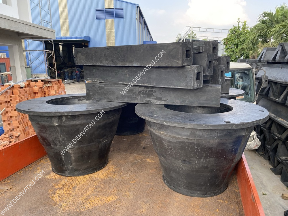 Đệm chống va tàu côn – cone fender – spc fender (nt-spc) 4 Đệm chống va tàu spc fender