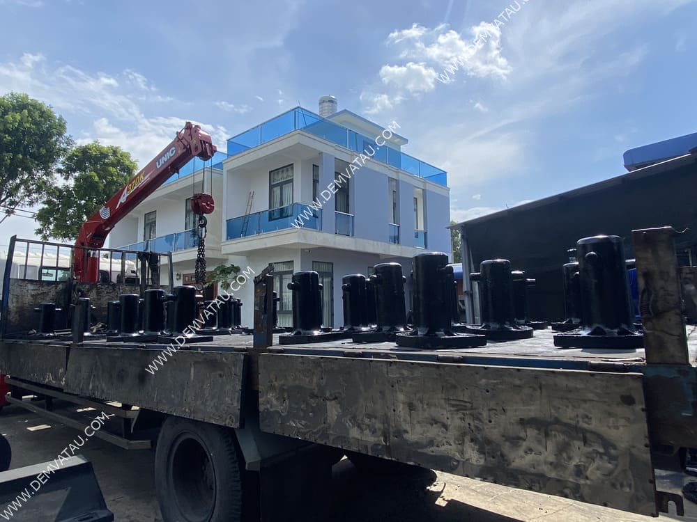 Bích neo trụ tròn - bích neo đơn - single bitt bollards 4 Bích neo tàu trụ đơn